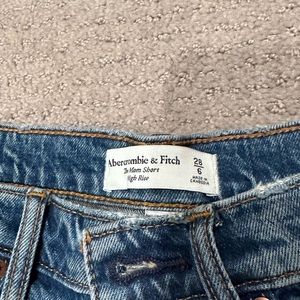 Abercrombie Curve Love Mom Short High Rise
